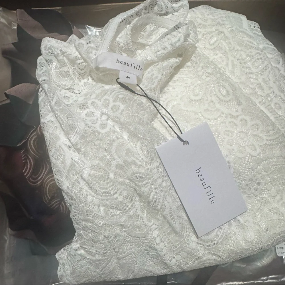 Beaufille Cassia Lace Stockings in White